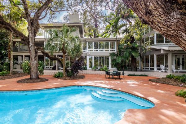 Hammock Lakes, 5355 Hammock Dr, Coral Gables, Florida 33156, image 1
