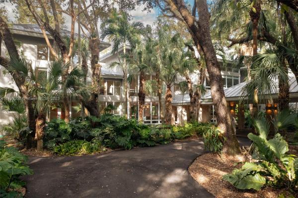 Hammock Lakes, 5355 Hammock Dr, Coral Gables, Florida 33156, image 2