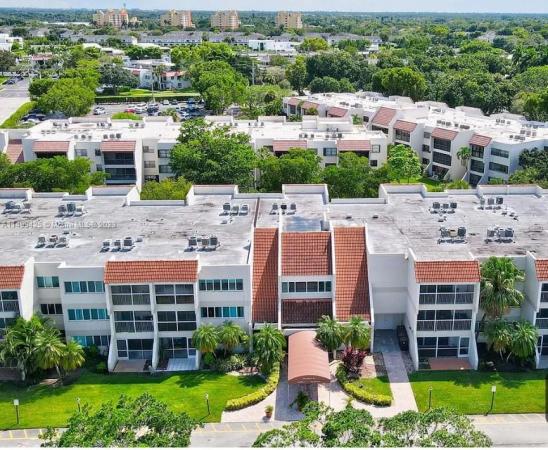Racquet Club Village, 100 Lakeview Dr #216, Weston, Florida 33326, image 1