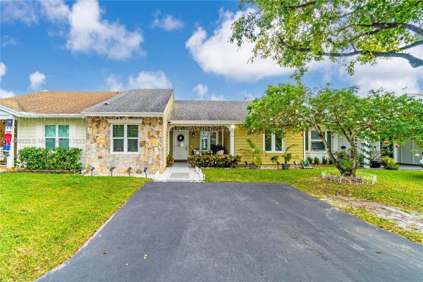 Hickory Lane Country Villas At Country Walk, 14531 SW 142nd Ct Cir 0, Country Walk, Florida 33186, image 1