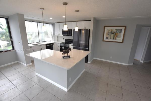 Yorktown, 1500 Presidential Way #401, West Palm Beach, Florida 33401, image 3