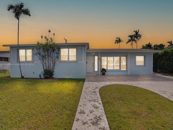 Coral Way Village, 8550 SW 27th St, Westchester, Florida 33155, image 1