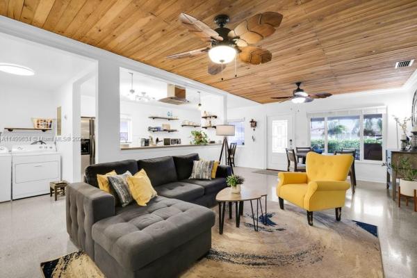 North Pompano Beach, 3821 NE 17th Ave, Pompano Beach, Florida 33064, image 1