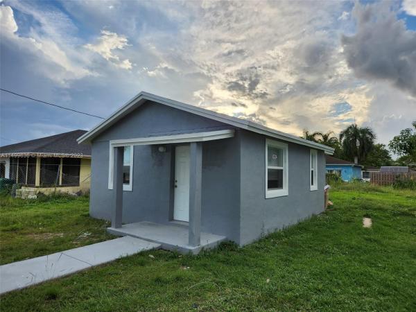 Mac Arthur Homesites, 1279 NW 9th Ave, Florida City, Florida 33034, image 1