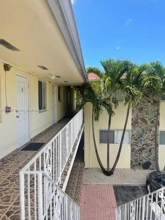 Palm Road Courtyard, 680 SW 10th St #6, Miami, Florida 33130, image 3