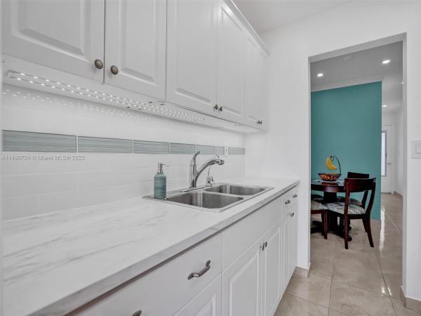 17001 NE 13th Ave #310, Unincorporated Dade County, Florida 33162, image 2
