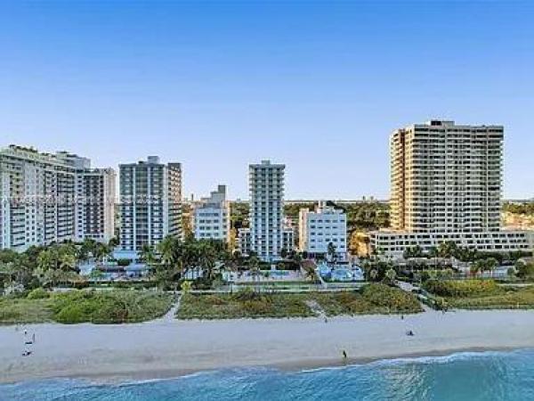 The Royal Club, 2457 Collins Ave #408, Miami Beach, Florida 33140, image 1