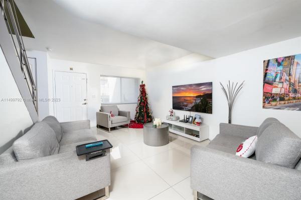 Chateaubleau Villas, 331 NW 82nd Ave #1304, Fountainebleau, Florida 33126, image 2