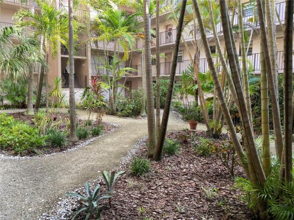 Briarwinds, 13000 SW 92nd Ave #B414, Kendall, Florida 33176, image 1