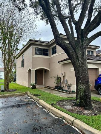 Royal Townhomes, 2400 NW 97th Way #2400, Pembroke Pines, Florida 33024, image 1