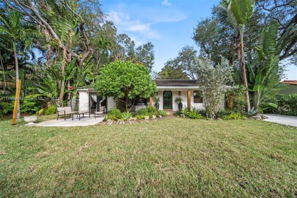 Biscayne Lawn, 1035 NE 114th St, Biscayne Park, Florida 33161, image 1
