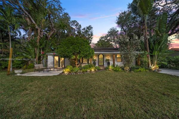 Biscayne Lawn, 1035 NE 114th St, Biscayne Park, Florida 33161, image 2