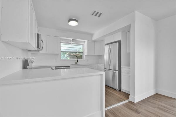 Hollywood Park, 2403 Coolidge St, Hollywood, Florida 33020, image 2