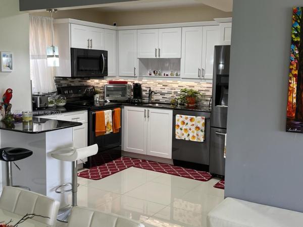 Parkview, 9280 Fontainebleau Blvd #101, Fountainebleau, Florida 33172, image 1