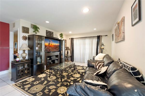 Stonebridge Gardens, 2984 NW 55th Ave #1D, Lauderhill, Florida 33313, image 3