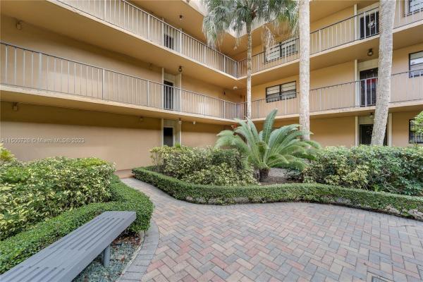 Gardens Of Kendall, 10425 SW 112th Ave #103, Kendall, Florida 33176, image 3
