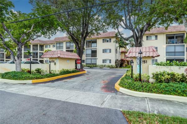 Barcelona North, 253 S Cypress Rd #208, Pompano Beach, Florida 33060, image 1