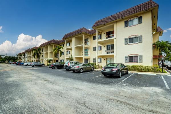 Barcelona North, 253 S Cypress Rd #208, Pompano Beach, Florida 33060, image 2