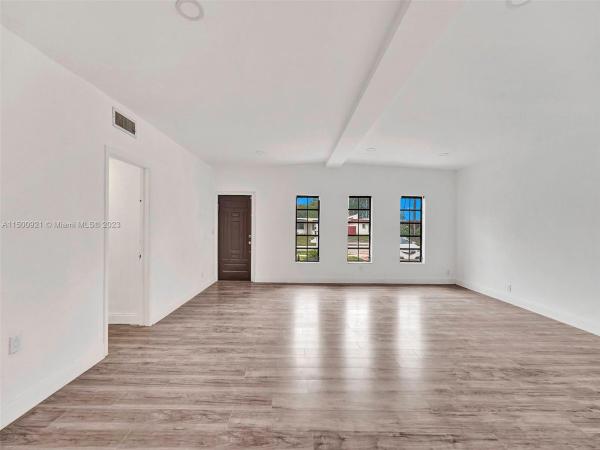 Sky Lake, 1941 NE 186th Dr, North Miami Beach, Florida 33179, image 3