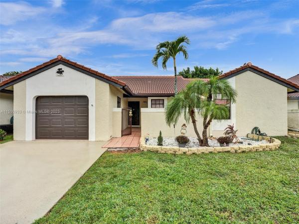 Columbia Square, 40 Columbia Ct, Deerfield Beach, Florida 33442, image 3