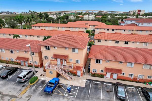 Grace Villas, 8078 NW 10th St #1, Fountainebleau, Florida 33126, image 3