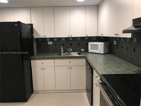 Granada Dadeland, 8101 SW 72nd Ave #211W, Glenvar Heights, Florida 33143, image 3