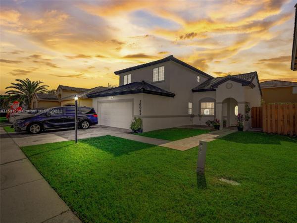 Lago Mar South, 16042 SW 86th Ter, Kendall, Florida 33193, image 1