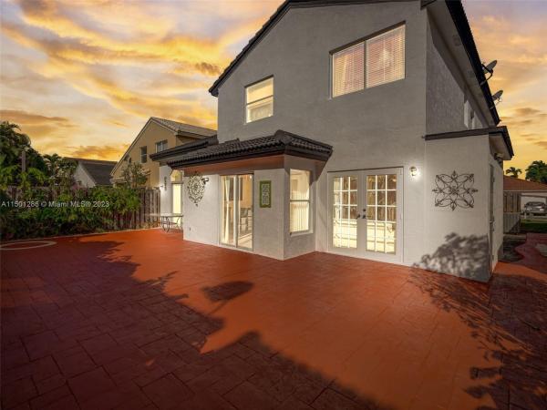 Lago Mar South, 16042 SW 86th Ter, Kendall, Florida 33193, image 3