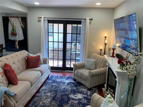 Villas De Majorca, 231 Majorca Ave #H, Coral Gables, Florida 33134, image 2