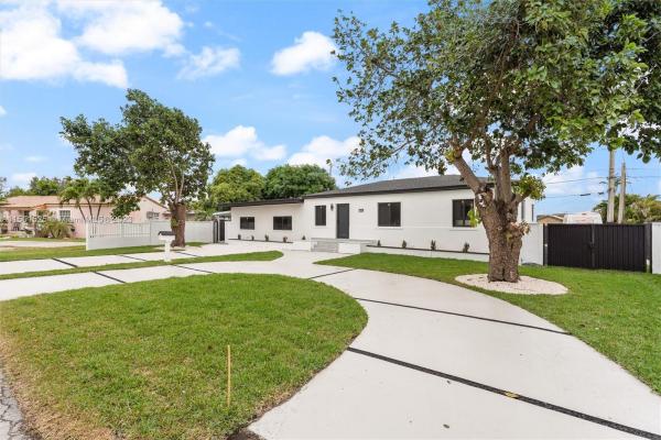 Harwood Village, 1725 SW 73rd Ave, Coral Terrace, Florida 33155, image 2