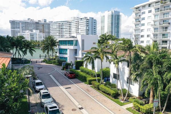 Lincoln Terrace, 1451 Lincoln Ter, Miami Beach, Florida 33139, image 3