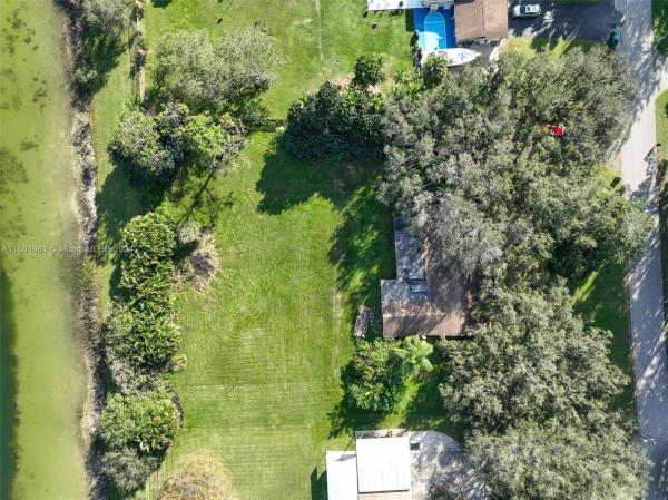 Sunshine Acres, 5500 SW 109th Ave, Davie, Florida 33328, image 2