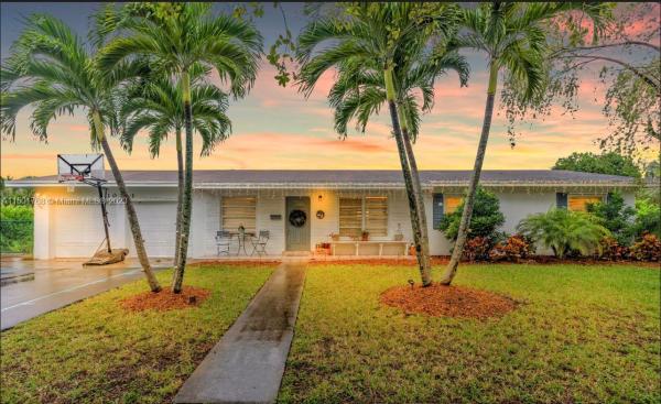 Oakland Acres, 10731 SW 120th St, Kendall, Florida 33176, image 1