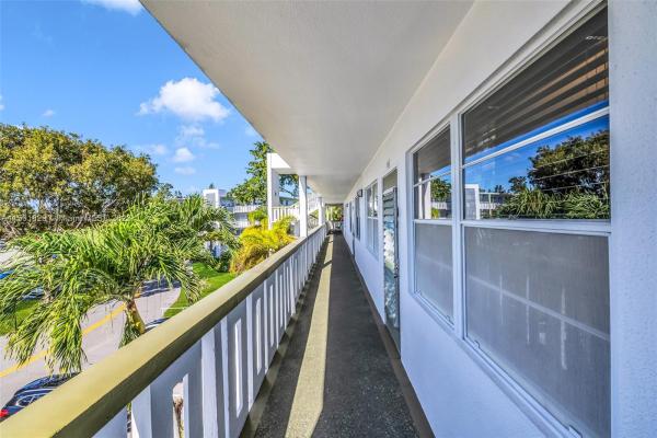 Lyndhurst, 3018 Lyndhurst I, Deerfield Beach, Florida 33442, image 3