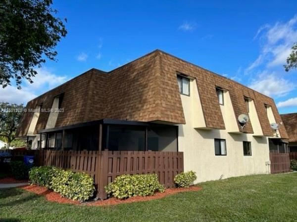 Le Clos Townhomes, 241 San Remo Blvd, North Lauderdale, Florida 33068, image 1