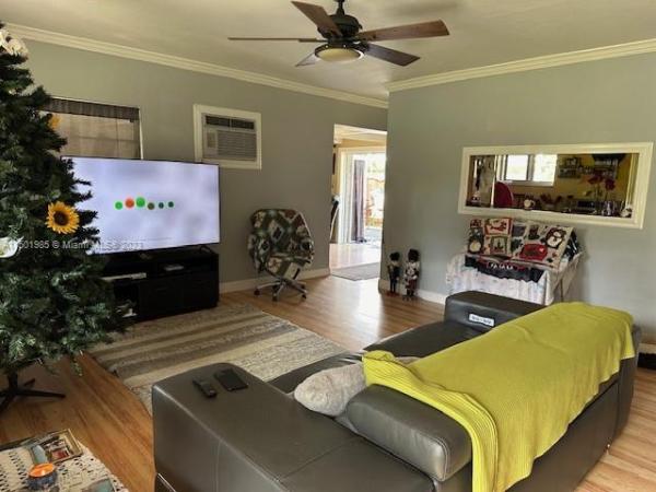 Sunset Manors, 201 NE 26th Dr, Wilton Manors, Florida 33334, image 1