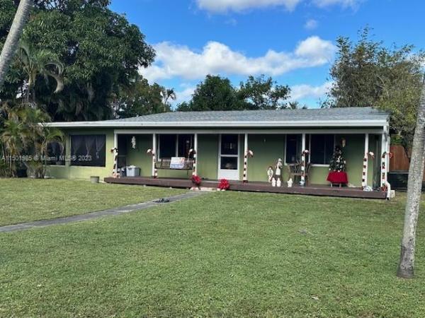 Sunset Manors, 201 NE 26th Dr, Wilton Manors, Florida 33334, image 3