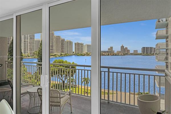 Winston Towers 500, 301 174th St #501, Sunny Isles Beach, Florida 33160, image 3