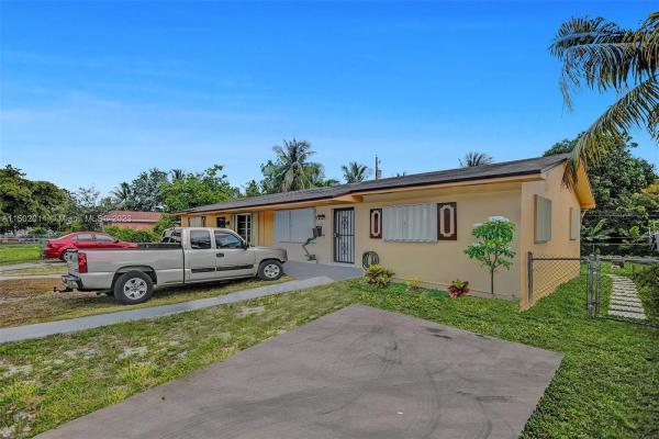 North Silver Crest, 1052 NW 103rd St, Pinewood, Florida 33150, image 2