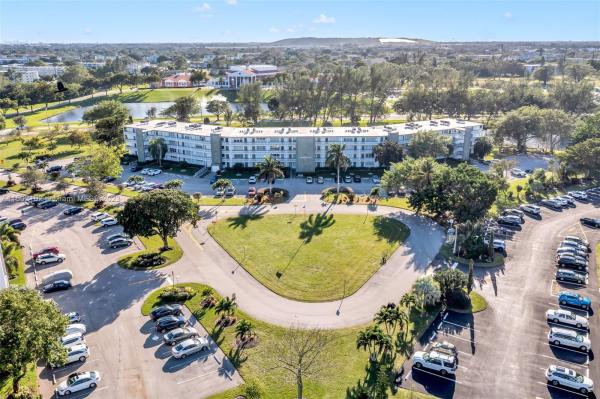 Cambridge, 2156 Cambridge G, Deerfield Beach, Florida 33442, image 2