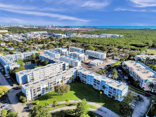 Danians North, 608 NE 2nd St #432, Dania Beach, Florida 33004, image 1