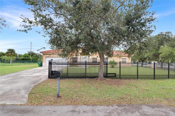 28806 SW 166th Ct, Unincorporated Dade County, Florida 33033, image 3