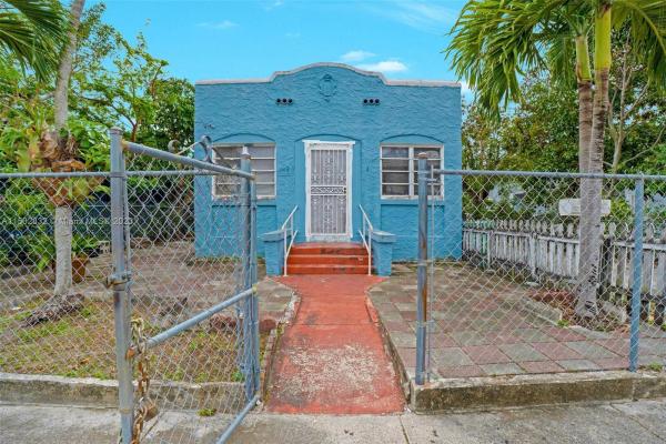 Lemon City Whites, 564 NE 61st St, Miami, Florida 33137, image 1