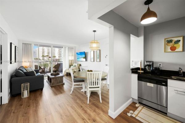 Gallery One, 2670 E Sunrise Blvd #717, Fort Lauderdale, Florida 33304, image 1