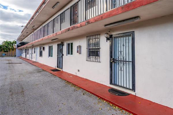 One Thousand West, 1000 W 28th St #6, Hialeah, Florida 33010, image 1