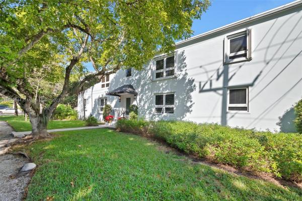High Pines, 5631 SW 78th St #3, South Miami, Florida 33143, image 3