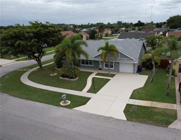 Lakes Of Lantana, 8297 Blue Cypress Dr, Lake Worth Beach, Florida 33467, image 1