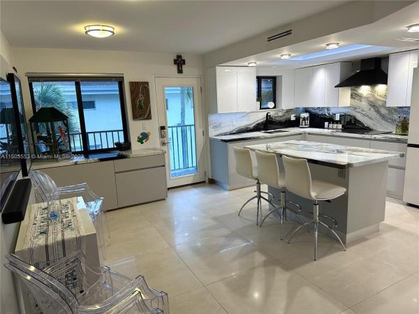 Key Townhouse, 230 Sunrise Dr #7, Key Biscayne, Florida 33149, image 3