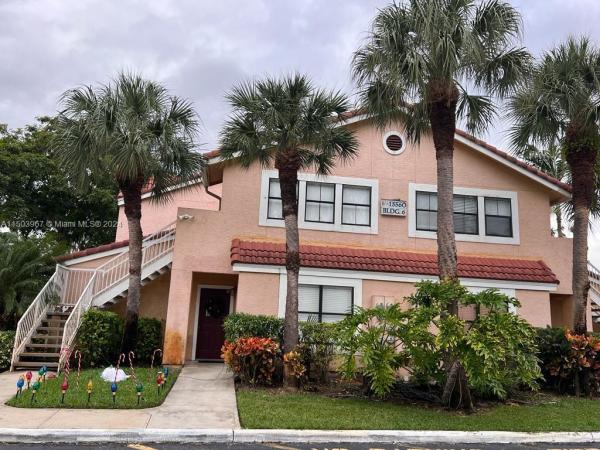 Biscayne Beach Club, 15560 SW 104th Ter #6212, The Hammocks, Florida 33196, image 1