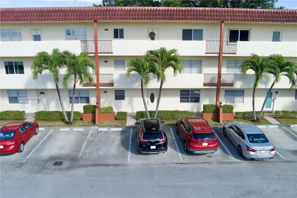 Hollybrook Golf & Tennis Club, 281 S Hollybrook Dr #103, Pembroke Pines, Florida 33025, image 1